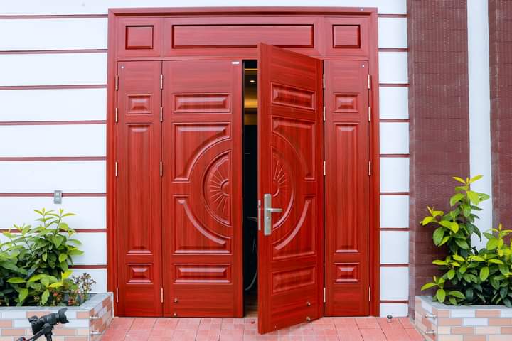 Những lưu ý khi chọn mua cửa thép vân gỗ để tránh hàng giả, hàng kém chất lượng