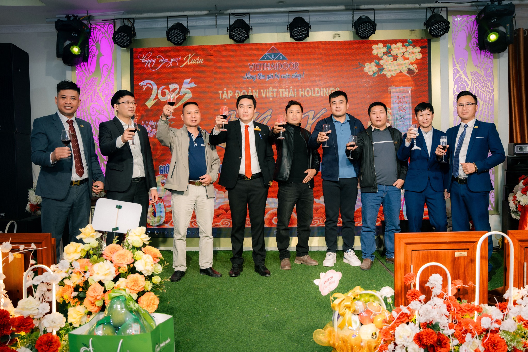 Khai xuân Việt Thái